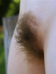 Hairy Wife present vagina porn pics